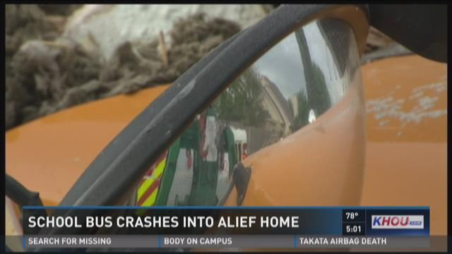 School bus crashes into Alief home | khou.com
