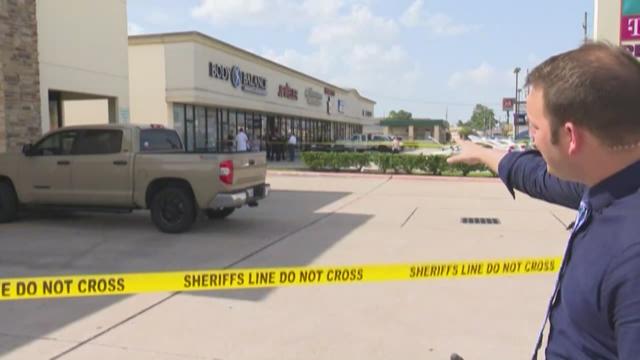 2 suspects shot during robbery at NW Houston jewelry store ...