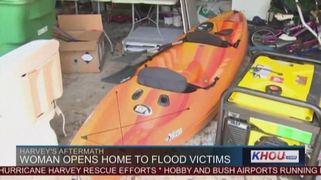 Woman kayaks more than 30 people to her home